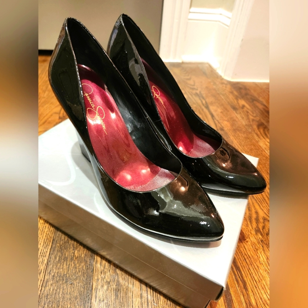 NEW IN BOX- Jessica Simpson black Patent Wedge heels sz. 8M